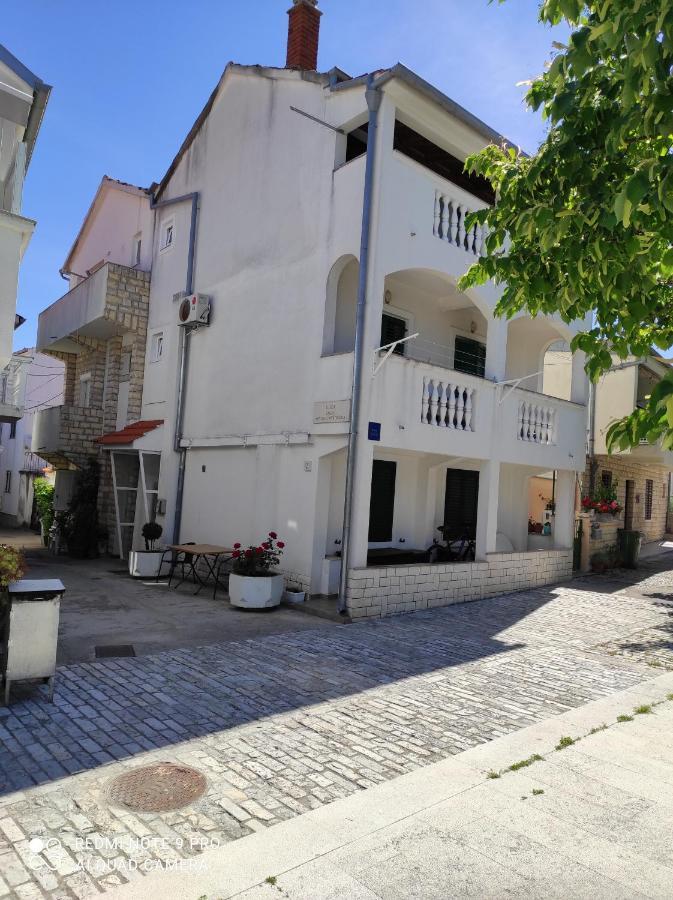 Roko Apartments Биоград на Мору Екстериор снимка